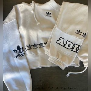 Adidas sweat set ☀️ women’s small